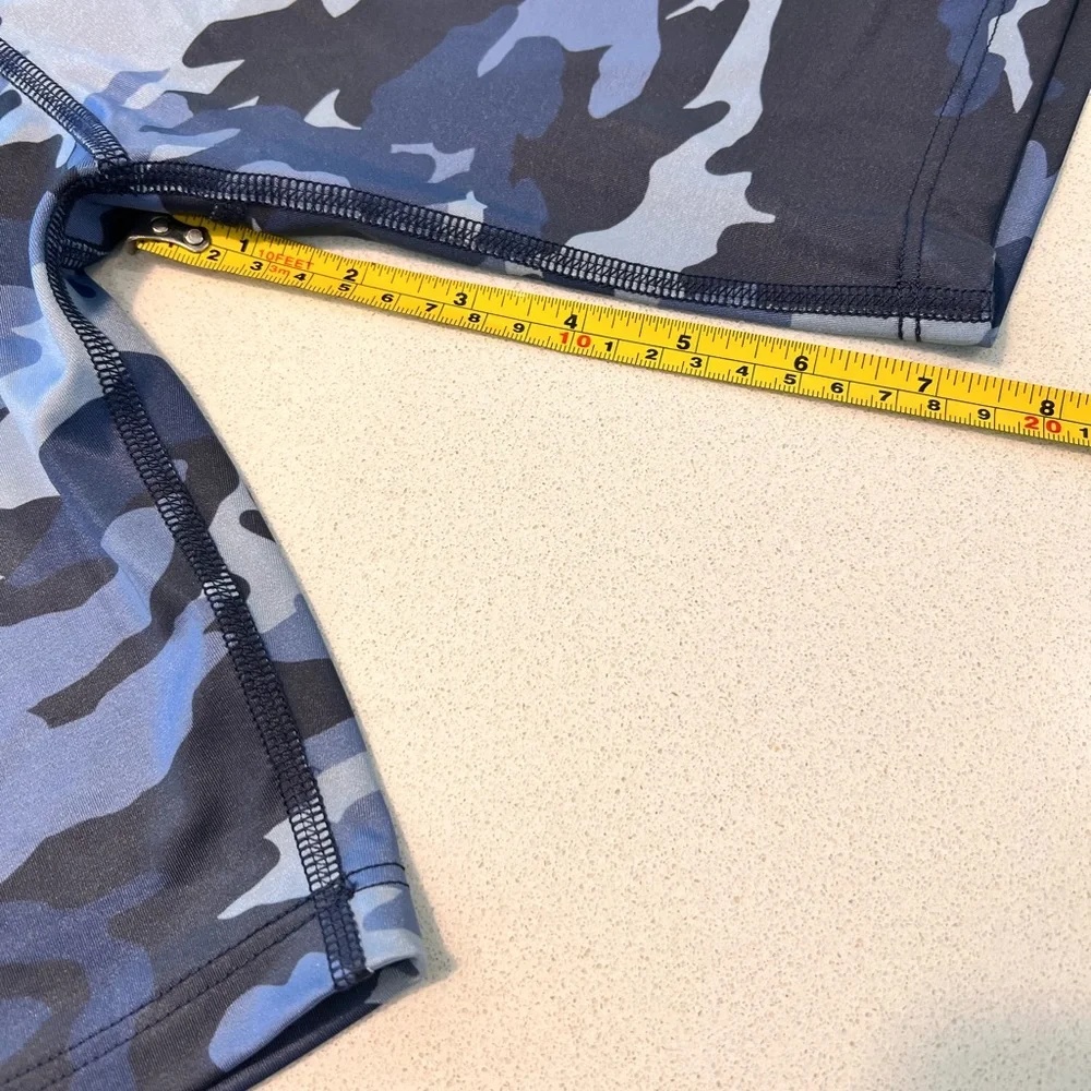 Beyond Yoga Navy Blue High-rise Camo Biker Shorts, Size S, NWT - Picture 6 of 7